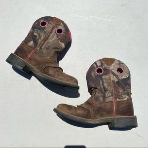 Ariat Fat Baby short boots